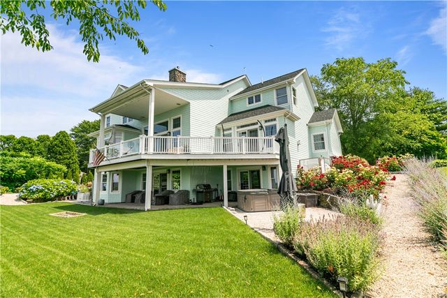 121 Seaside Drive, Jamestown, RI 02835