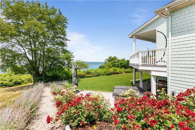 121 Seaside Drive, Jamestown, RI 02835