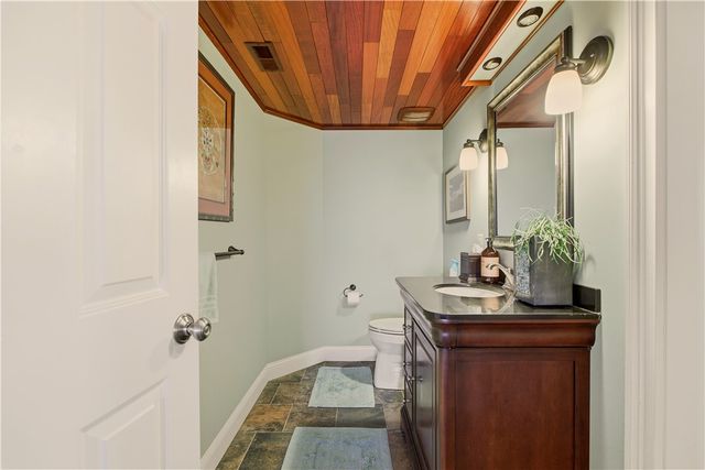 121 Seaside Drive, Jamestown, RI 02835