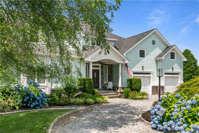 121 Seaside Drive, Jamestown, RI 02835