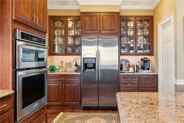 121 Seaside Drive, Jamestown, RI 02835