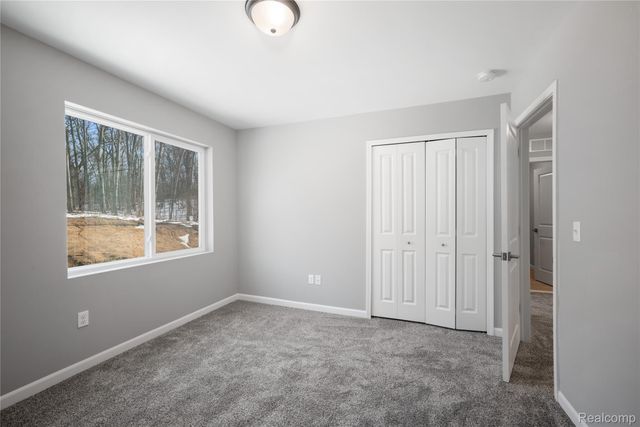 16085 Catalpa Ridge Drive, Holly Township, MI 48442