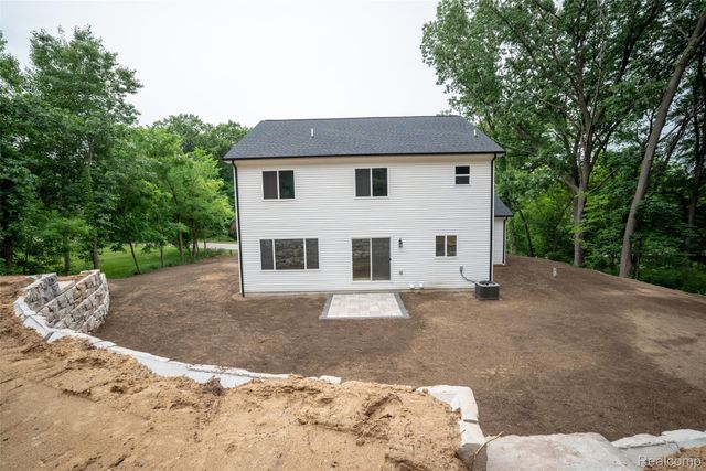 16085 Catalpa Ridge Drive, Holly Township, MI 48442