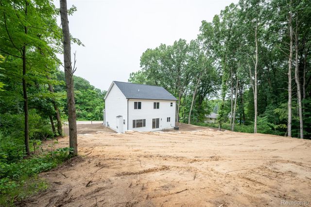 16085 Catalpa Ridge Drive, Holly Township, MI 48442