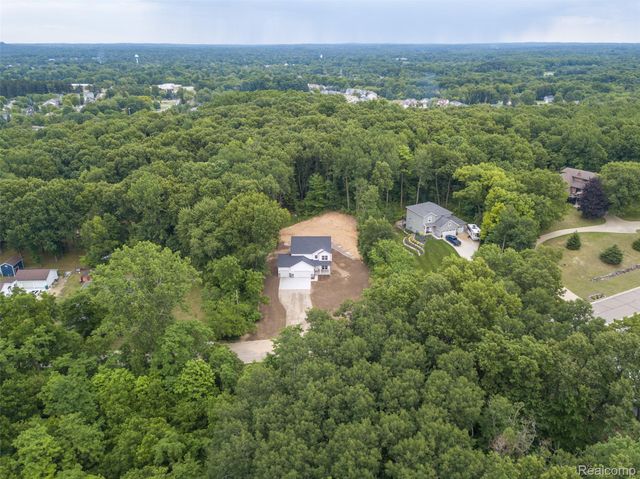 16085 Catalpa Ridge Drive, Holly Township, MI 48442