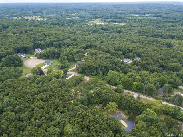 16085 Catalpa Ridge Drive, Holly Township, MI 48442