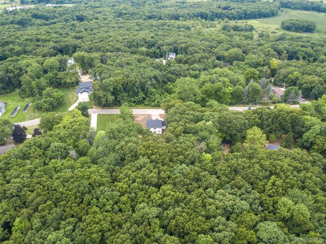 16085 Catalpa Ridge Drive, Holly Township, MI 48442