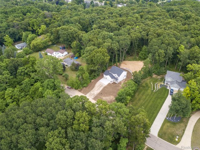 16085 Catalpa Ridge Drive, Holly Township, MI 48442