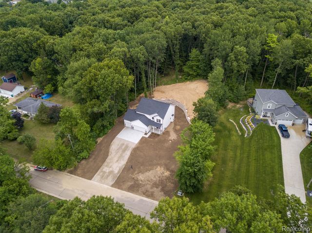16085 Catalpa Ridge Drive, Holly Township, MI 48442
