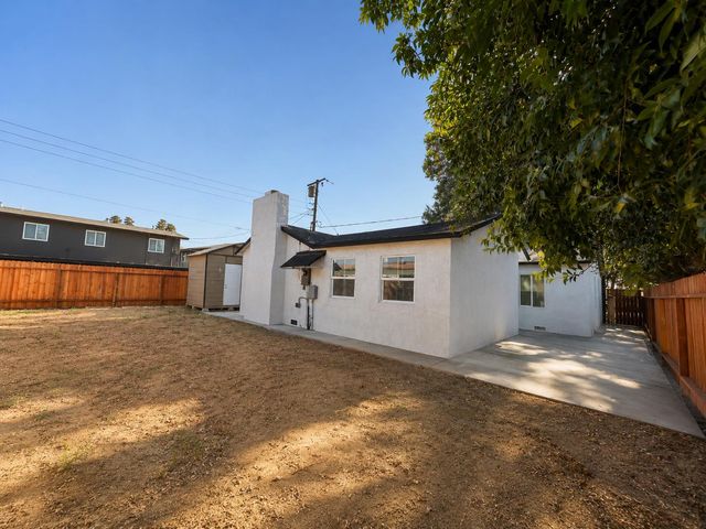1214 Pioneer Ave, Turlock, CA 95380