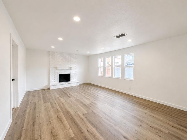 1214 Pioneer Ave, Turlock, CA 95380