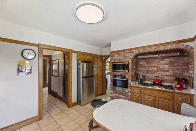 N88W15893 Park BOULEVARD, Menomonee Falls, WI 53051