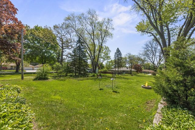 N88W15893 Park BOULEVARD, Menomonee Falls, WI 53051