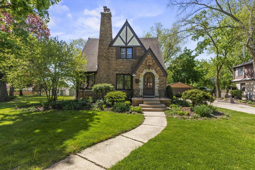 N88W15893 Park BOULEVARD, Menomonee Falls, WI 53051