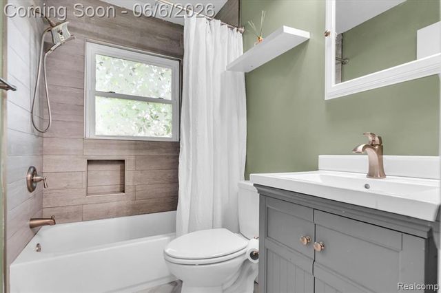 29535 Barkley Street, Livonia, MI 48154