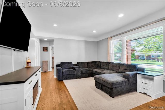 29535 Barkley Street, Livonia, MI 48154