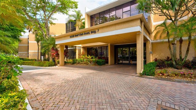 16325 Golf Club Rd 101, Weston, FL 33326