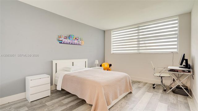 16325 Golf Club Rd 101, Weston, FL 33326