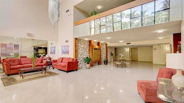 16325 Golf Club Rd 101, Weston, FL 33326