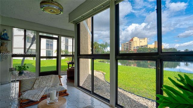 16325 Golf Club Rd 101, Weston, FL 33326
