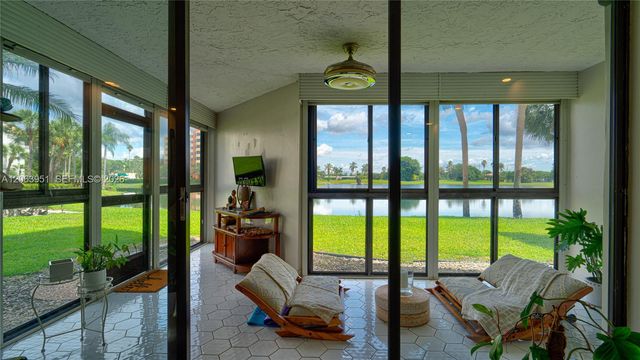 16325 Golf Club Rd 101, Weston, FL 33326