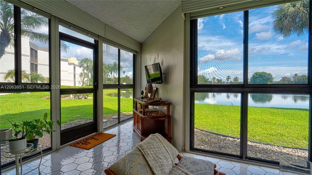 16325 Golf Club Rd 101, Weston, FL 33326