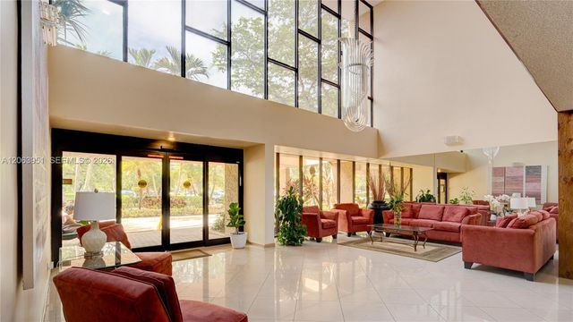 16325 Golf Club Rd 101, Weston, FL 33326