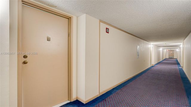 16325 Golf Club Rd 101, Weston, FL 33326
