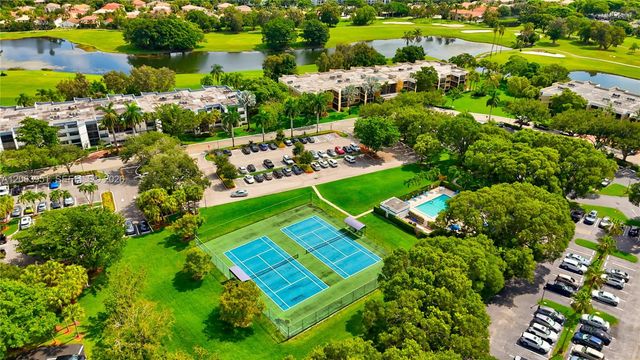 16325 Golf Club Rd 101, Weston, FL 33326