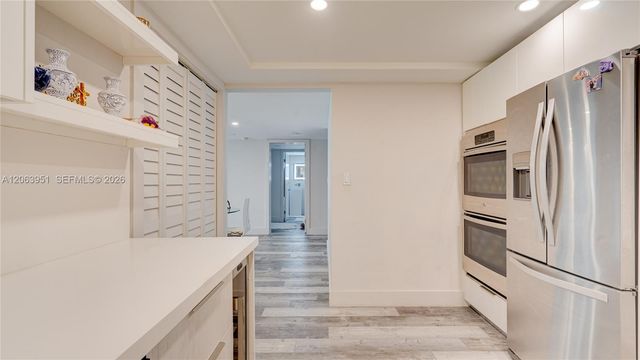 16325 Golf Club Rd 101, Weston, FL 33326