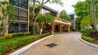 16325 Golf Club Rd 101, Weston, FL 33326