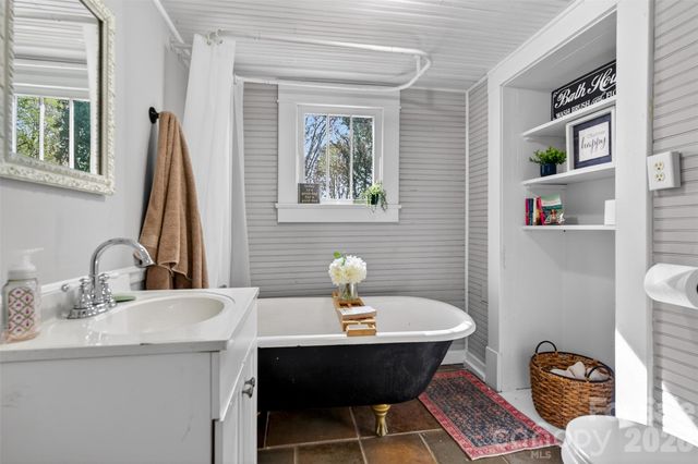 610 Westside Drive, Lexington, NC 27292