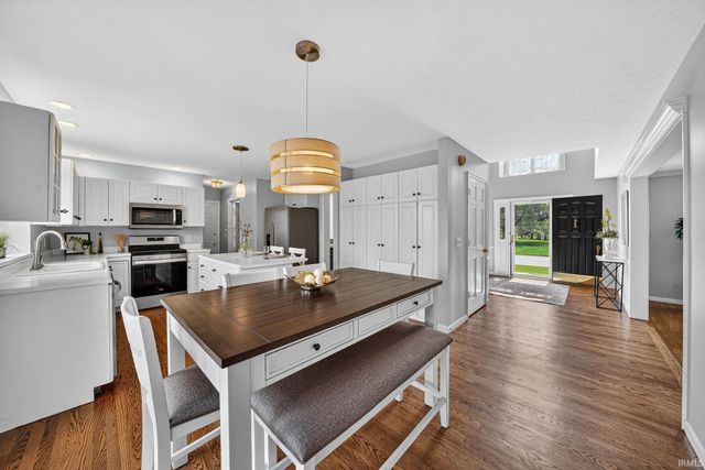 15891 S Lakeshore Drive, Granger, IN 46530