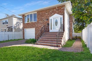 184 Wellesley Street, Hempstead, NY 11550