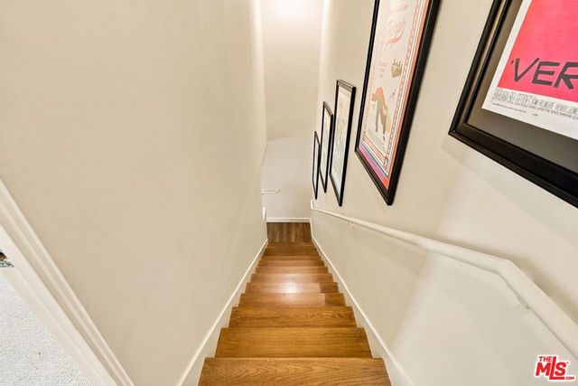 8703 W West Knoll Drive 104, West Hollywood, CA 90069