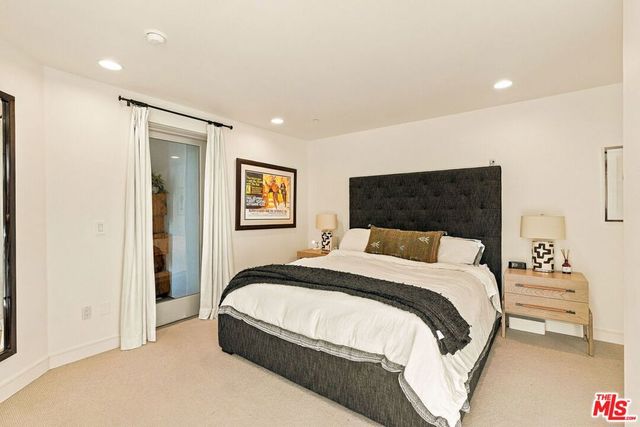 8703 W West Knoll Drive 104, West Hollywood, CA 90069