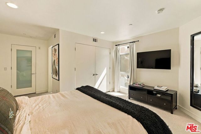 8703 W West Knoll Drive 104, West Hollywood, CA 90069