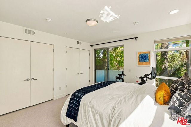 8703 W West Knoll Drive 104, West Hollywood, CA 90069