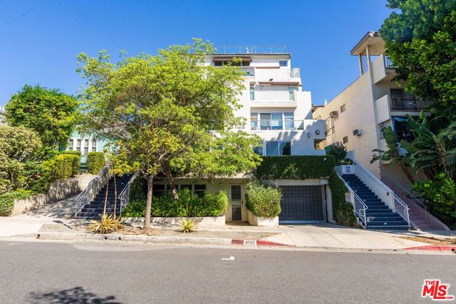 8703 W West Knoll Drive 104, West Hollywood, CA 90069