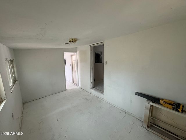 8910 N 10TH Street, Phoenix, AZ 85020