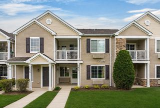 1613 Silverstone Drive 1613, Carpentersville, IL 60110