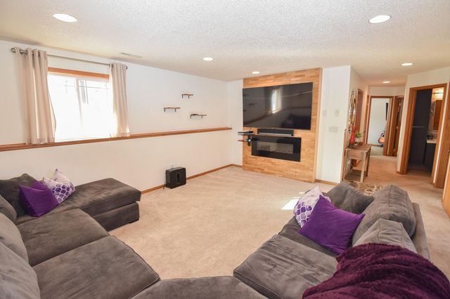 3016 23RD Avenue S, Fargo, ND 58103