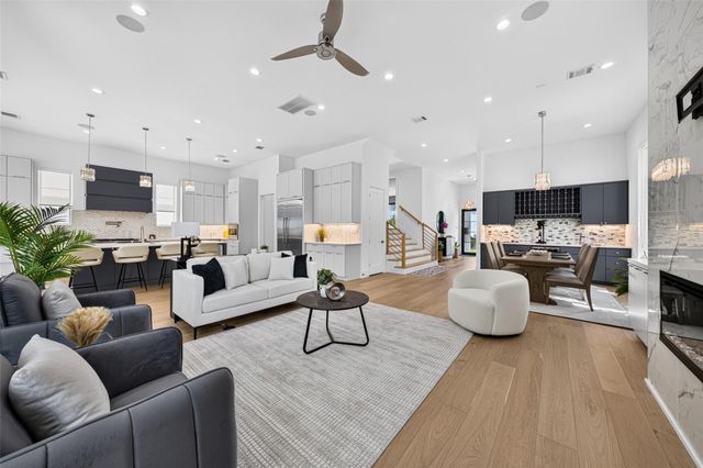 4303 Dorothy Street, Bellaire, TX 77401