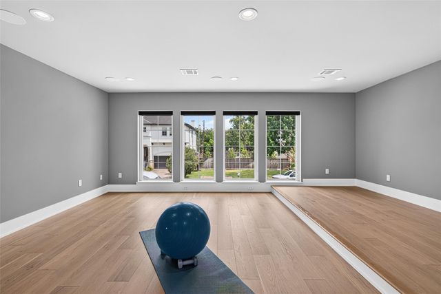 4303 Dorothy Street, Bellaire, TX 77401