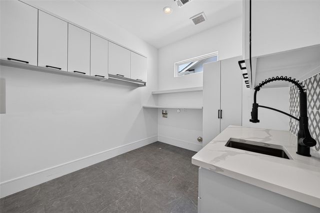 4303 Dorothy Street, Bellaire, TX 77401