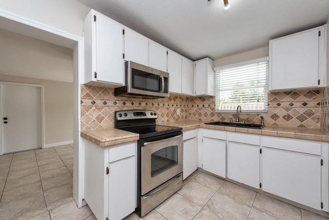 4016 W MONTGOMERY TERRACE, Tampa, FL 33616