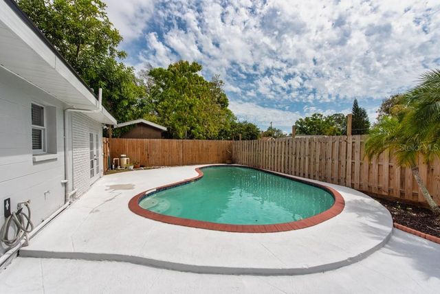 4016 W MONTGOMERY TERRACE, Tampa, FL 33616