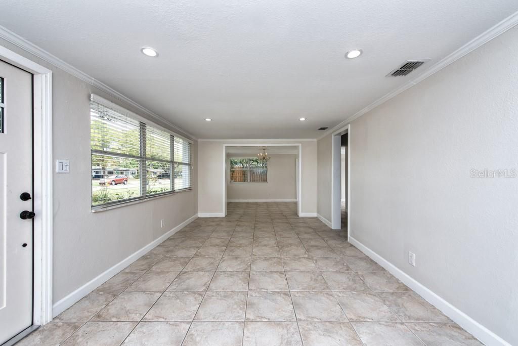 Image 3 of property listing at 4016 W MONTGOMERY TERRACE, Tampa, FL 33616