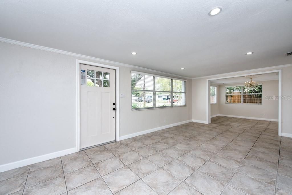 Image 4 of property listing at 4016 W MONTGOMERY TERRACE, Tampa, FL 33616