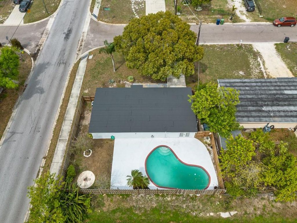 Image 37 of property listing at 4016 W MONTGOMERY TERRACE, Tampa, FL 33616